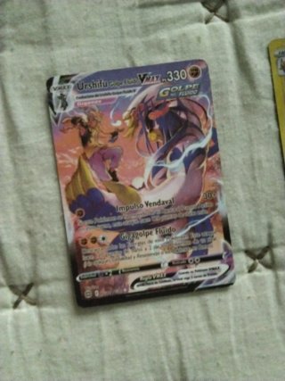 Carta Pokémon Urshifu Golpe Fluido VMAX