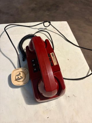 Telefono vintage GTE rosso