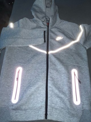 Sudadera Nike Tech Fleece Reflectante