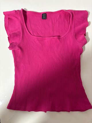 Camiseta Rosa con Volantes