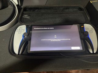 Sony PlayStation Portal con funda