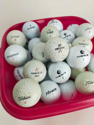 50 PELOTAS DE GOLF VARIADAS