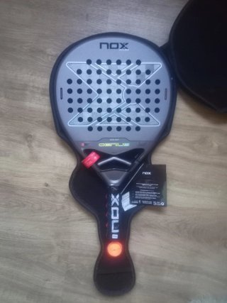Pala de Pádel Nox AT10 Genius 18K Alum 2027