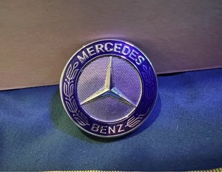 Emblema Mercedes-Benz Capó 57mm Azul