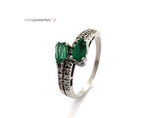sortija oro 18k con piedra con diamante,esmeralda