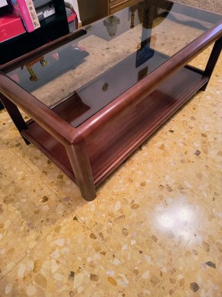 Mesa de centro de madera y cristal