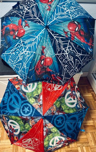 2 Paraguas Infantiles Spiderman y Vengadores