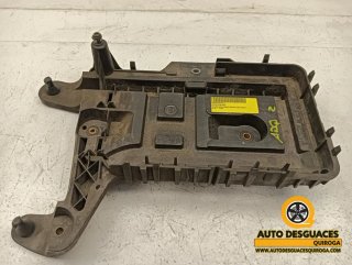 Soporte bateria Volkswagen Passat Berlina