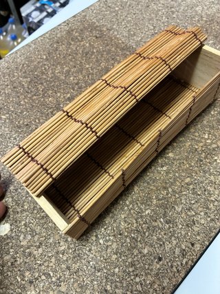 Caja de Madera con Esterilla de Bambú