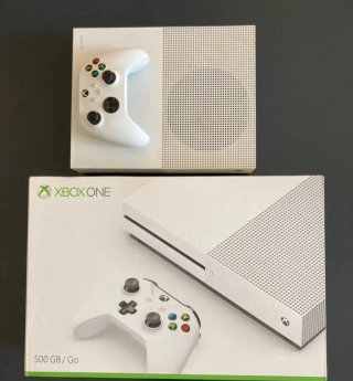 Xbox One 500gb  più accessori.