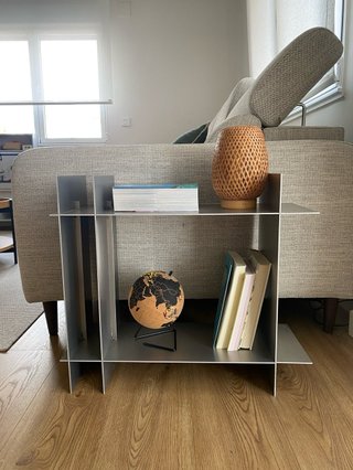 Mesa auxiliar moderna metal
