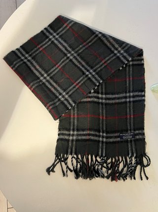 Sciarpa Burberry a quadri realizzata in Cashemere