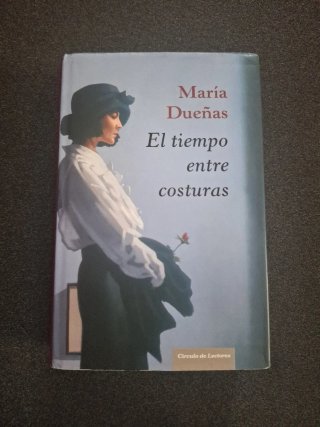 El tiempo entre costuras