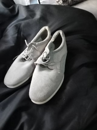 Mocasines grises