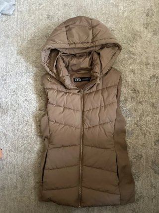 Chaleco acolchado Zara marrón