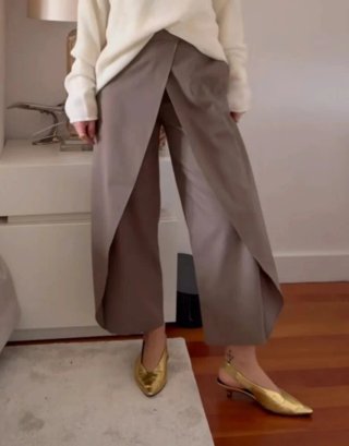 Pantalón tipo capa marrón