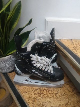 Patines de Hockey Hielo CCM Talla 38.5