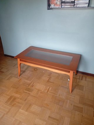 Mesa de Centro de Madera con Cristal