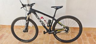 Bicicleta de Montaña Felt in carbonio