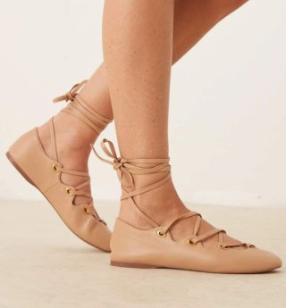 Bailarinas de piel con cordones