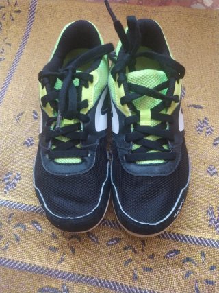 Zapatillas de Atletismo Kalenjib Talla 34