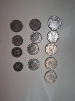 Lote de 13 Monedas de Venezuela