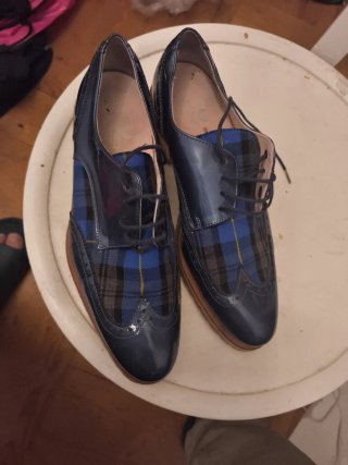 Zapatos tipo Oxford con estampado de cuadros