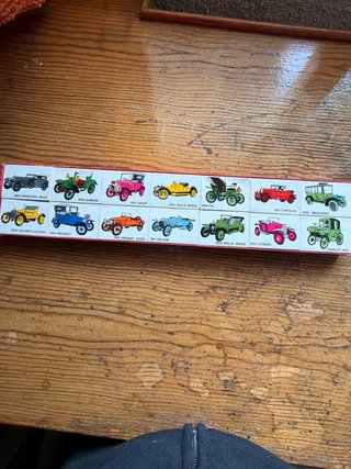 Scatola da collezione di fiammiferi di auto d'epoca