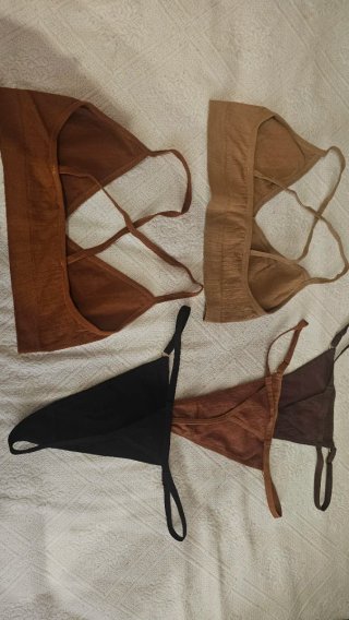 Set de 2 Tops de Tirantes Talla L y 3 Tangas