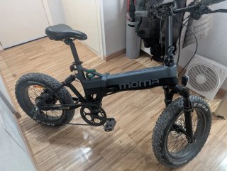 Bicicleta eléctrica fatbike reacondiciona MOMA