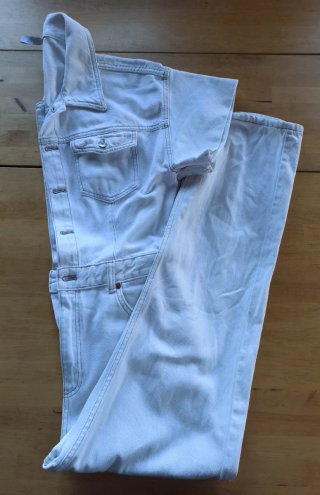 Mono vaquero blanco de Zara