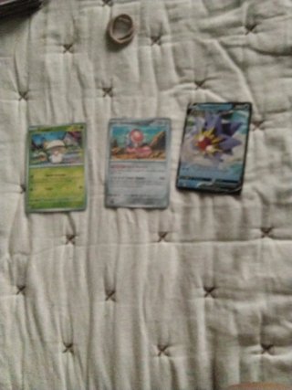 3 Cartas Pokémon: Foongus, Orthworm y Starmie V
