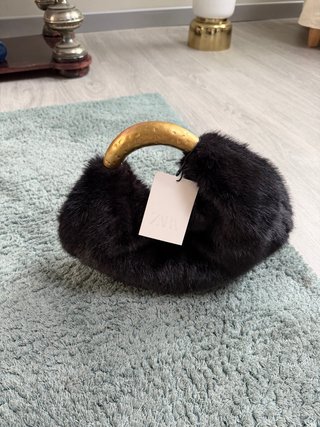 Bolso de pelo Zara negro