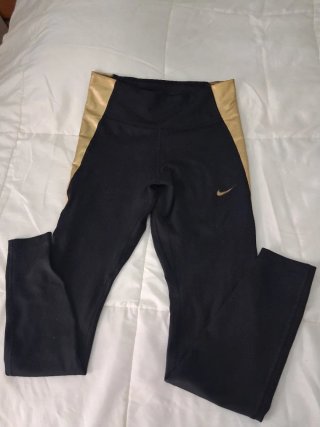 Leggings Nike Negro y Dorado