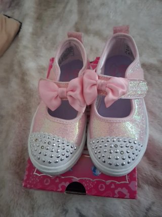 Zapatillas Skechers con luces para niña talla 23