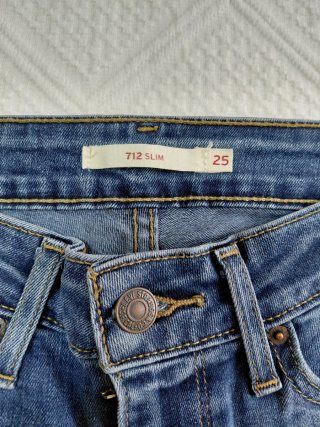 Pantalón Vaquero Levi's 712 Slim