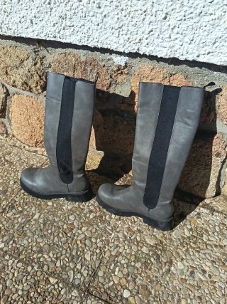 Botas Altas Grises de polipiel, altas a la rodilla