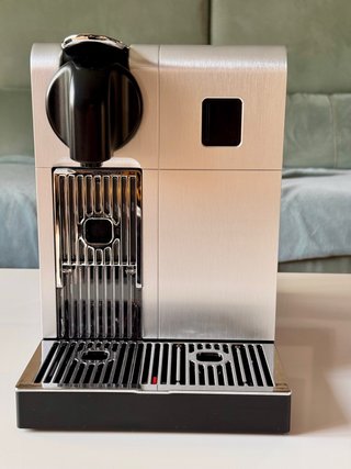 Cafetera Nespresso Lattissima