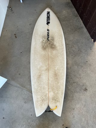 Tabla de Surf Pukas Fish Twin Fin 5'8