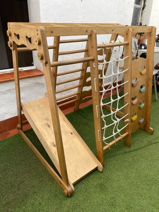Gimnasio infantil Montessori 6 en 1