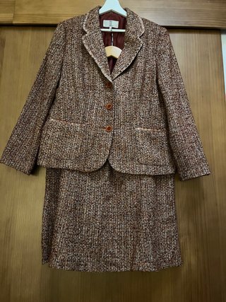 Conjunto de americana y falda