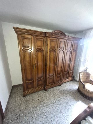 Armario Antiguo de Madera
