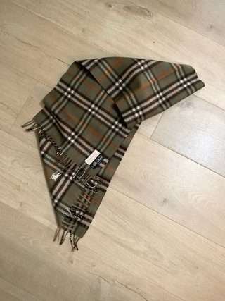 Bufanda Burberry Lana Virgen Verde Oliva