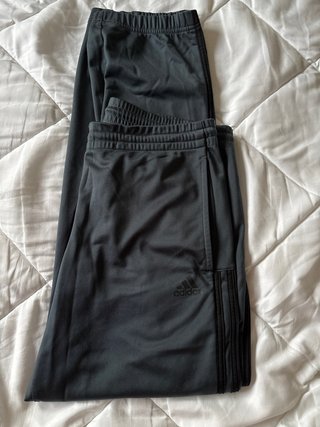 Pantalón deportivo adidas negro