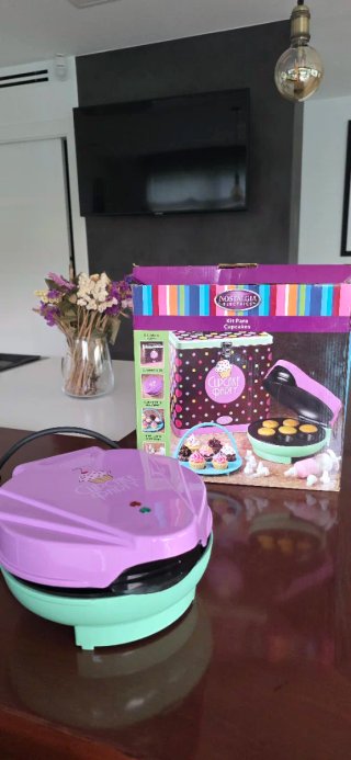 Máquina para hacer cupcakes Nostalgia Electrics