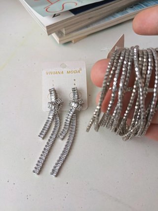 Set de Pendientes y Pulseras Viviana Moda