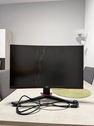 Monitor Gaming AOC 144Hz pantalla rota