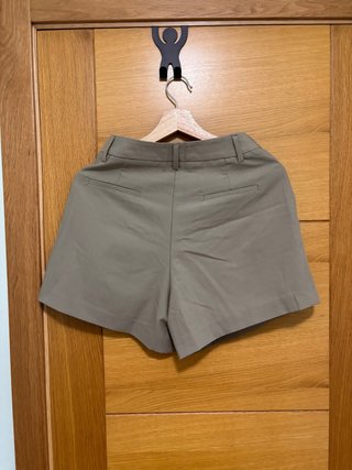 Pantalón corto marrón Stradivarius