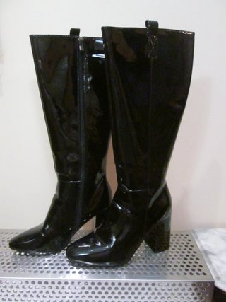 BOTAS ALTAS DE CHAROL DE TACON Nº 39 GLAMOROUS