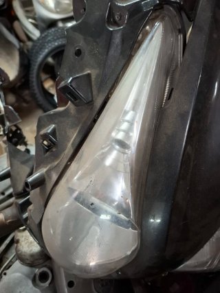 Faro delantero izquierdo Honda Silver Wing 400
